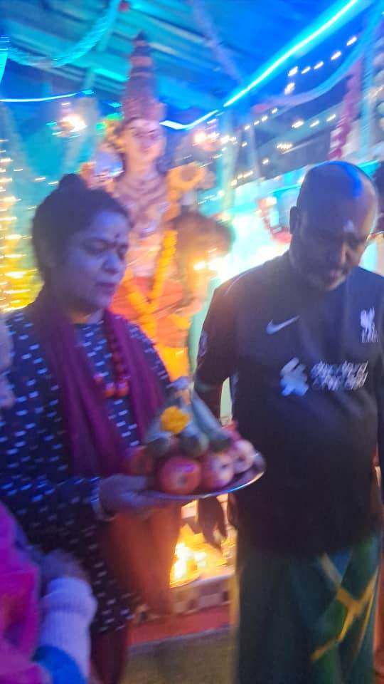 Bhajan group during kavadi